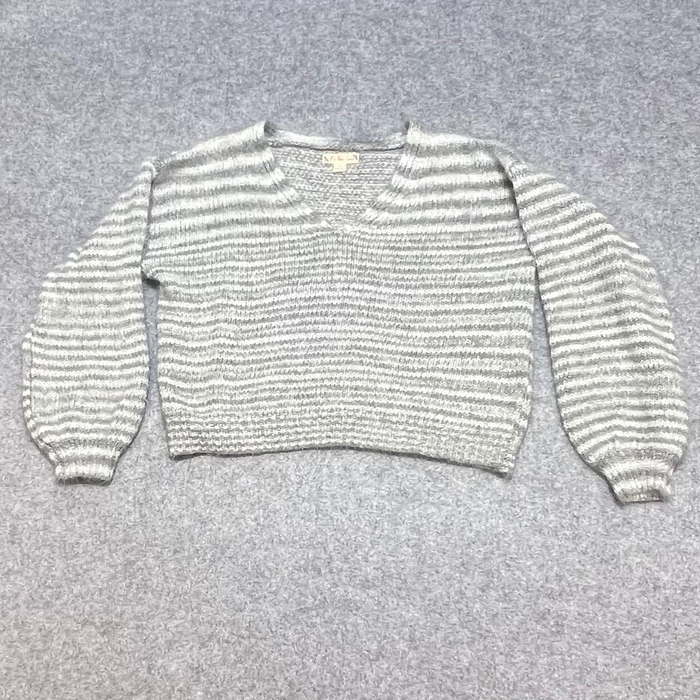 It's Our Time Grey White Striped V-Neck Knit Sweater Womens‎ Small